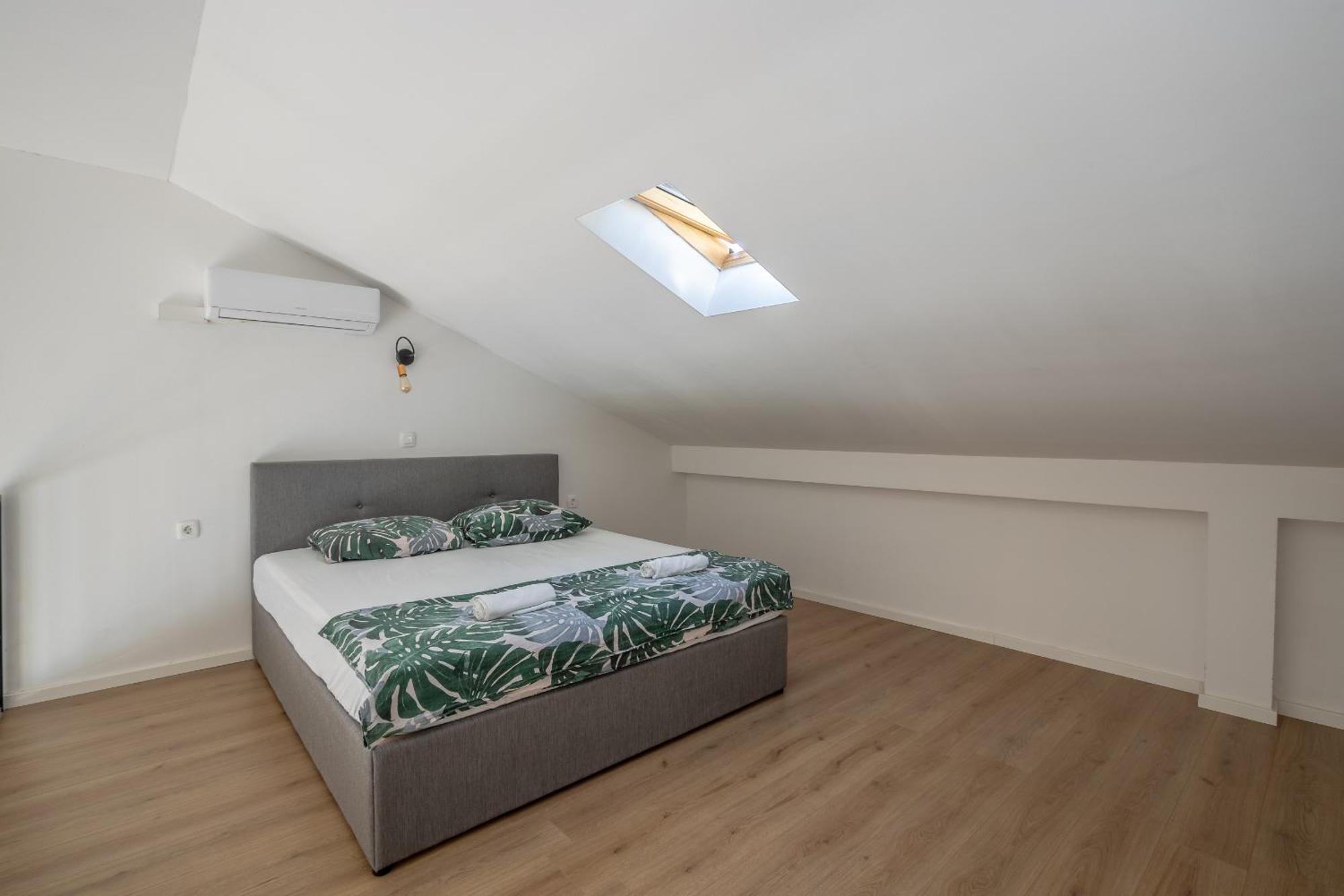 Apartman Rojo Lägenhet Omiš Exteriör bild