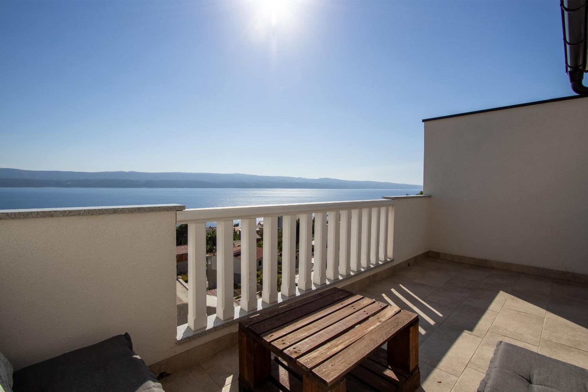Apartman Rojo Lägenhet Omiš Exteriör bild