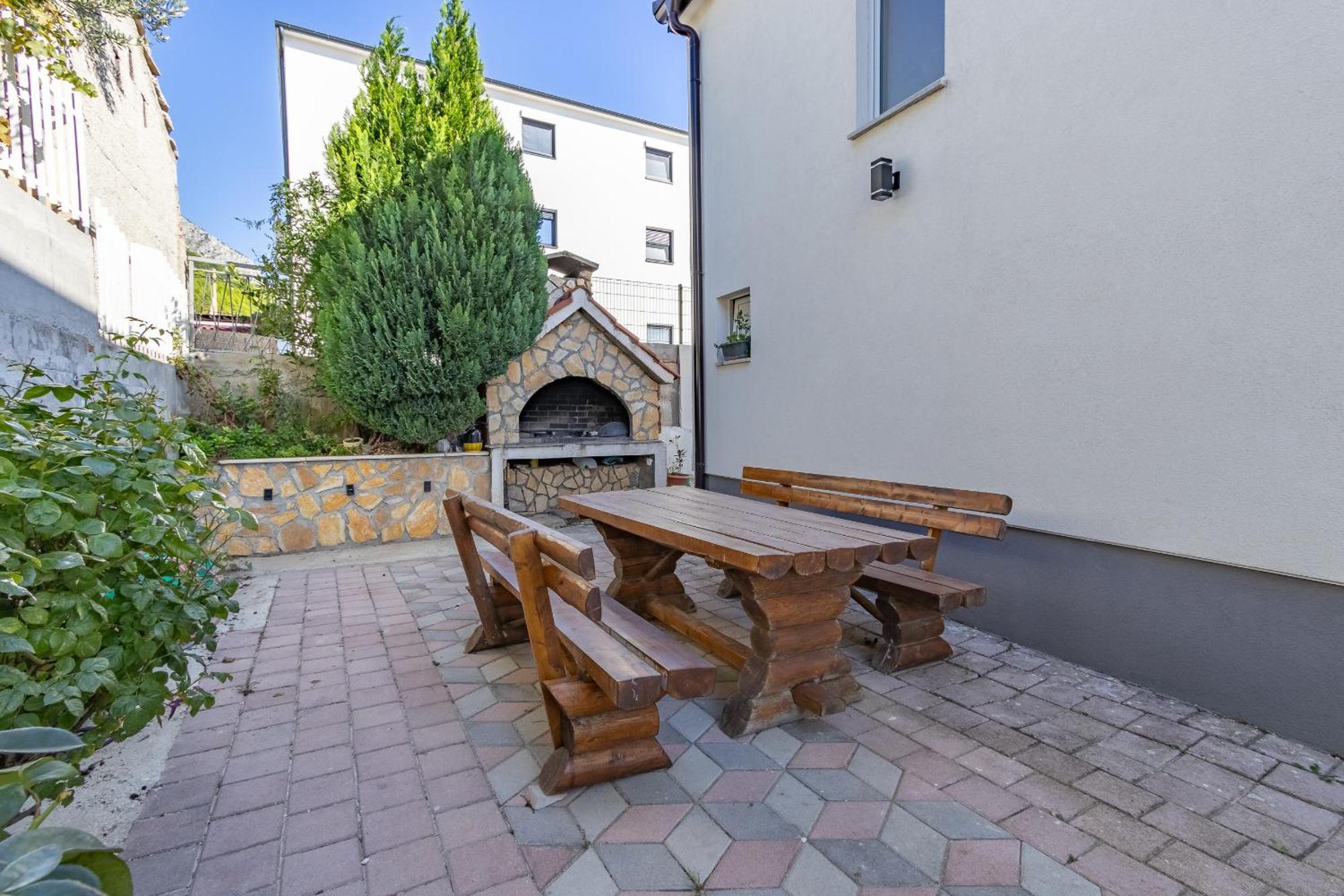 Apartman Rojo Lägenhet Omiš Exteriör bild